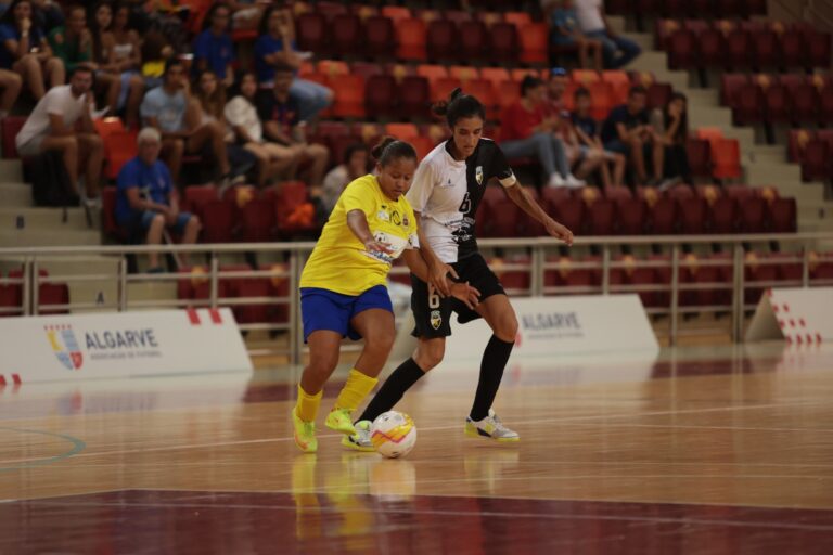 Futebol feminino: CF Os Armacenenses e Portimonense SC em jogo histórico