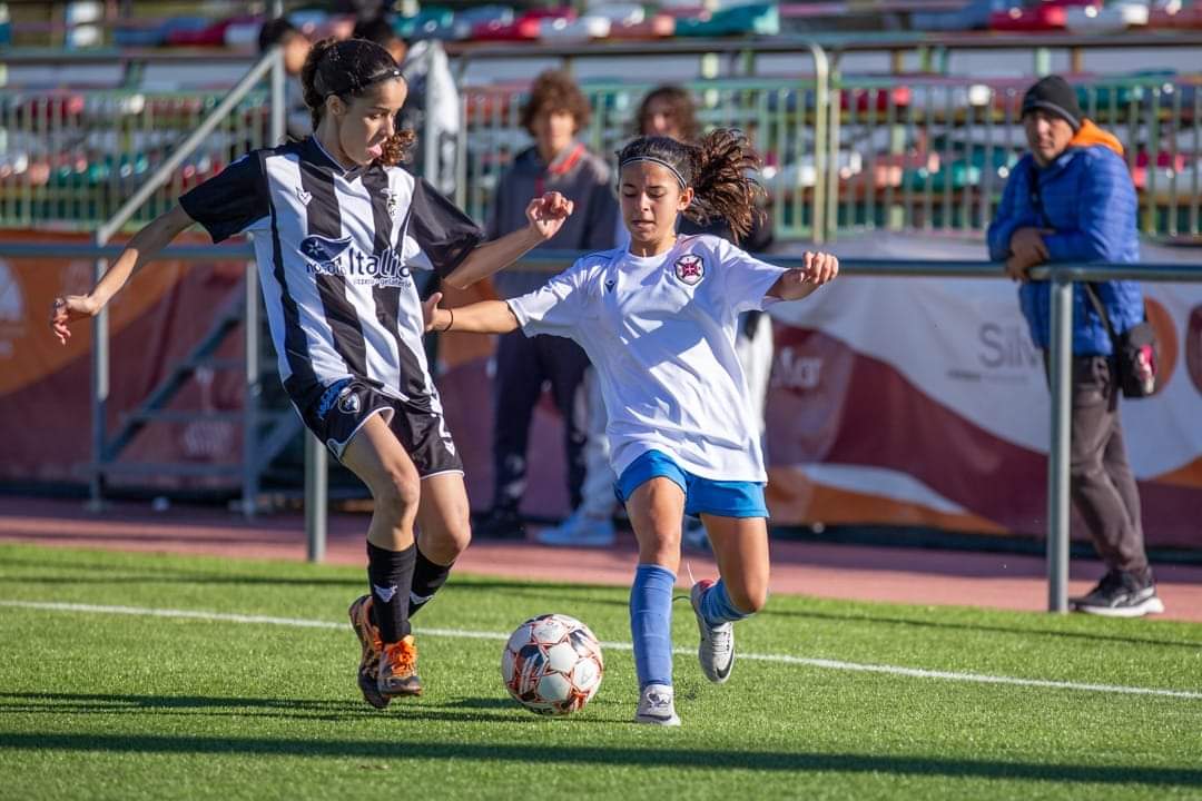 Futebol feminino: CF Os Armacenenses e Portimonense SC em jogo histórico